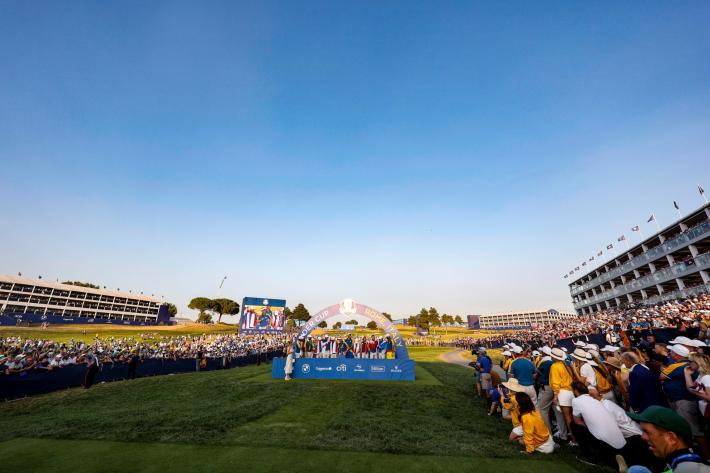 A fuoco una delle tribune allestite per la Ryder Cup