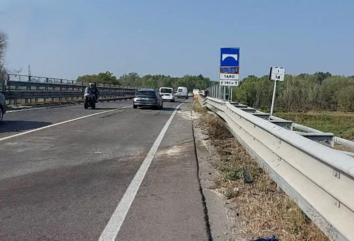 Scontro fra due auto nella notte a Pontetaro: tre feriti, due sono gravi