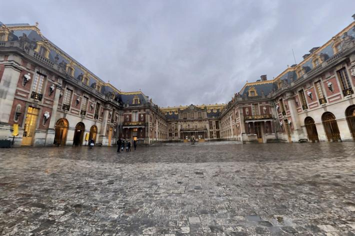 Francia: allerta bomba alla Reggia di Versailles 