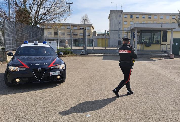 Mesi di inaudite violenze alla compagna anche davanti al figlio minore: arrestato dai carabinieri