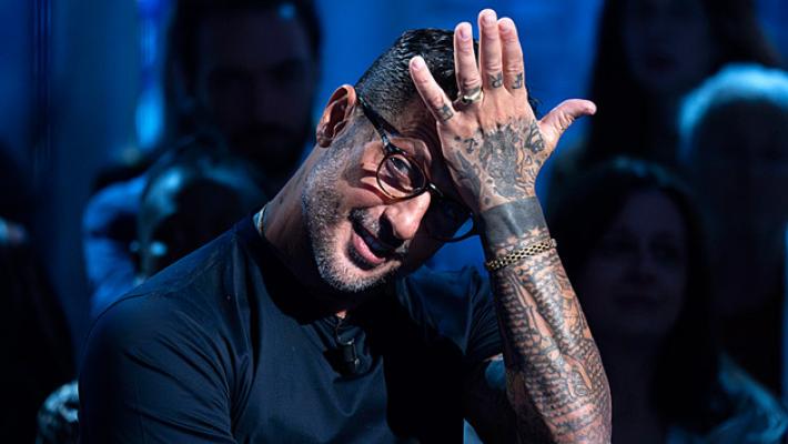 "Tent&ograve; un ricatto con un video": Corona rischia un processo 