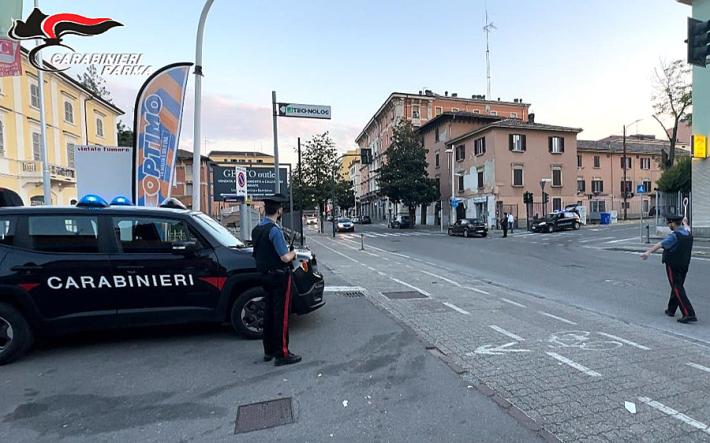 PARMA: NON SI FERMA ALL&rsquo;ALT DENUNCIATO GIOVANE REGGIANO