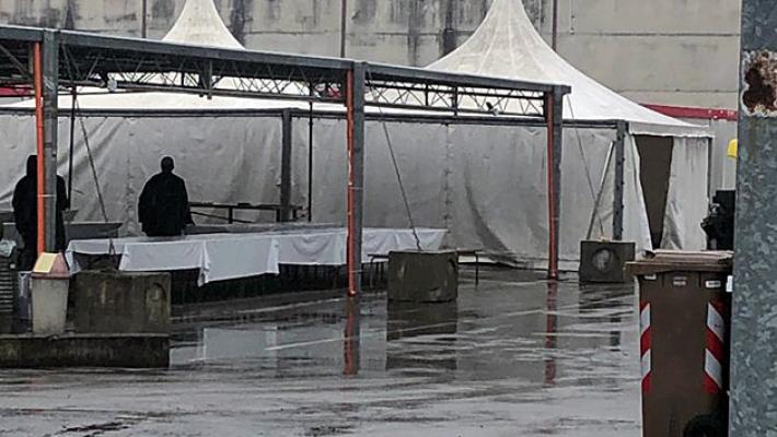 Martorano, &laquo;i migranti pranzano all'aperto&raquo;