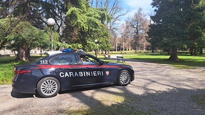 Botte all'inaugurazione del ristorante: denunciato