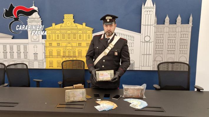 3 kg di cocaina in auto e 17 di marijuana a casa, arrestate tre persone