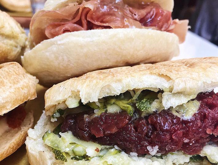 Mama Bottega & piaceri - Quella vegetariana o con il salume: ecco sua maest&agrave; la tigella