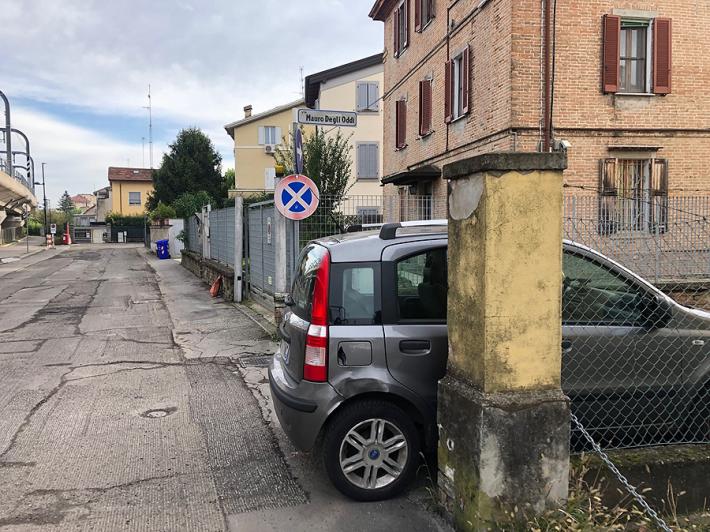 Parcheggio "intelligente" in via Mauro degli Oddi