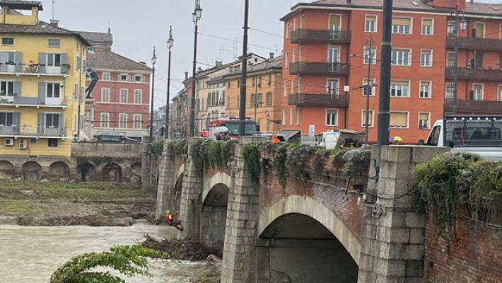 Parma, limitazioni alla viabilit&agrave; in centro per una manifestazione anarchica. Ecco i percorsi alternativi suggeriti dal Comune