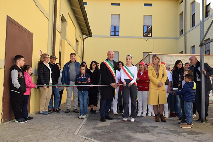 Inaugurata la nuova mensa scolastica: l&rsquo;ora del pranzo &egrave; pi&ugrave; confortevole
