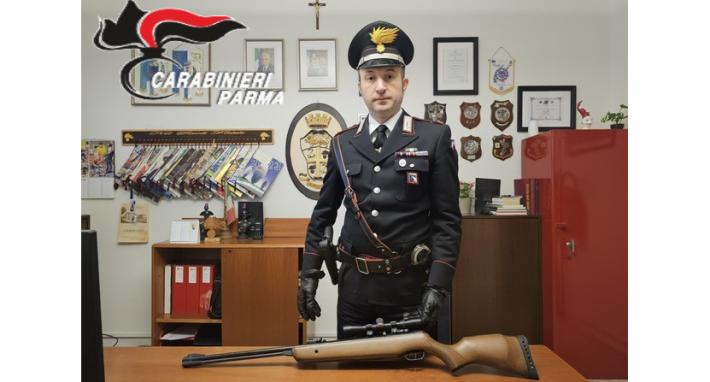 Minaccia un passante con un fucile. denunciato un 60enne del luogo 