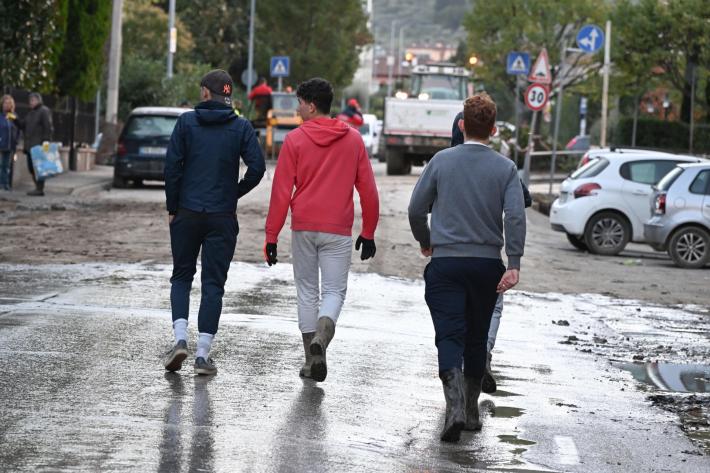 Toscana, il torrente Bagnolo esonda: paura e gente evacuata a Prato