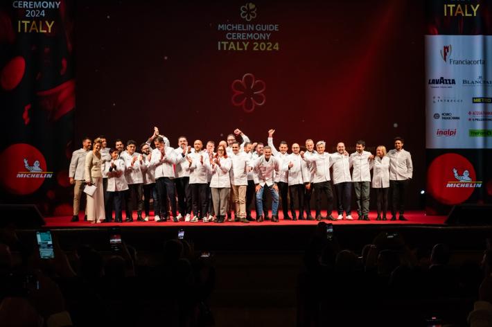 Ecco la guida Michelin 2024: ci sono due nuovi locali con tre stelle.  A Parma situazione stabile con le conferme di Inkiostro e Antica Corte Pallavicina (una stella)