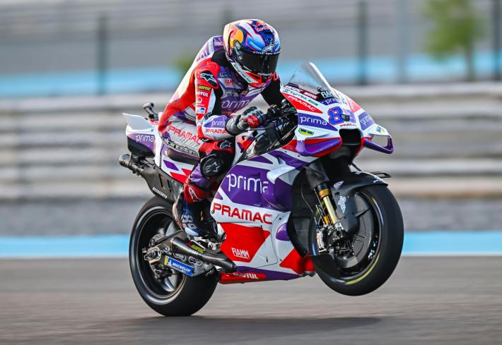 Gp del Qatar: Martin vince la gara sprint e dimezza lo svantaggio su Bagnaia