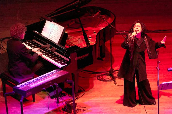 Sold out e standing ovation per Antonella Ruggiero a Mangiamusica