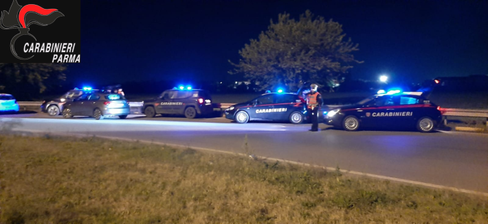 Ritirata la patente a due automobilisti ubriachi e cinque persone denunciate per possesso di droga