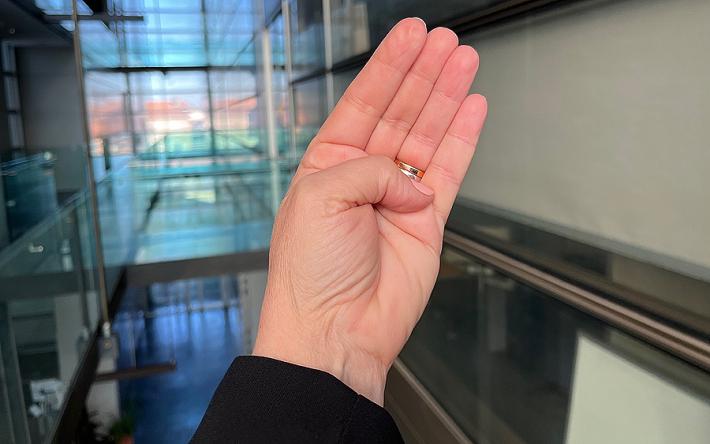 Abusi sessuali a Milano, un arresto. La vittima si salva facendo il gesto antiviolenza delle 4 dita nel pugno  a una cameriera 