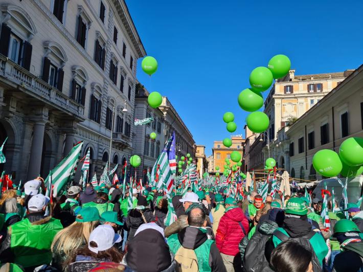 Cisl, folta rappresentanza di Parma alla manifestazione nazionale di Roma
