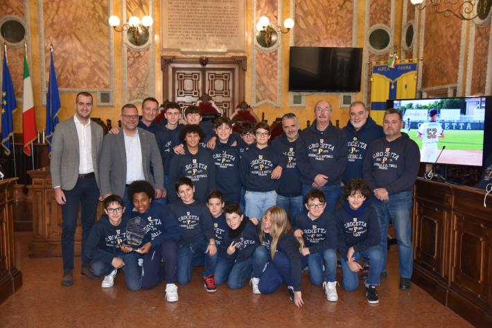 Crocetta under 12 premiata in Comune per lo scudetto