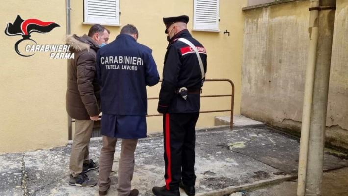  Tre operai in nero in un laboratorio tessile denunciata imprenditrice 57enne