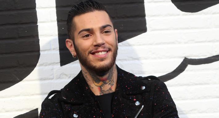 Annullato il concerto di Capodanno  di Emis Killa a Ladispoli: "Canzoni sessiste"