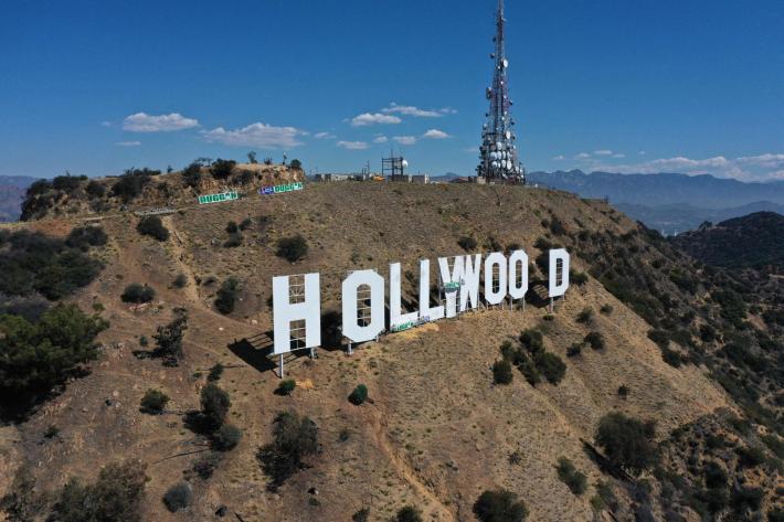 California, la scritta "Hollywood" compie cento anni. Inizialmente doveva rimanere in piedi per 18 mesi
