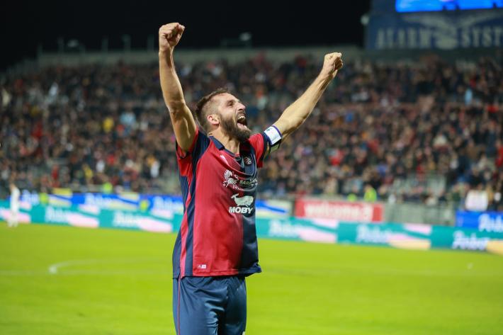 Serie A: Il Cagliari vince in rimonta contro il Sassuolo (2-1)