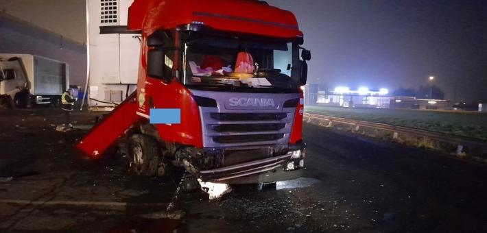 Due camion si scontrano in via Colorno, nessun ferito ma lunghe code. Tratto chiuso in A15