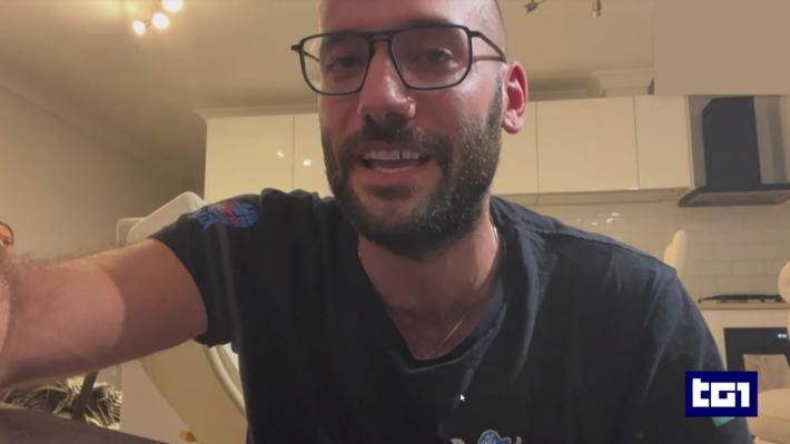 Tommaso, l'angelo di Matteo a Rai 1: "Dovergli dire 'esci da solo dall'acqua' (lo squalo era ancora l&igrave;) la cosa pi&ugrave; dfficile della mia vita" - Ascolta l'audio