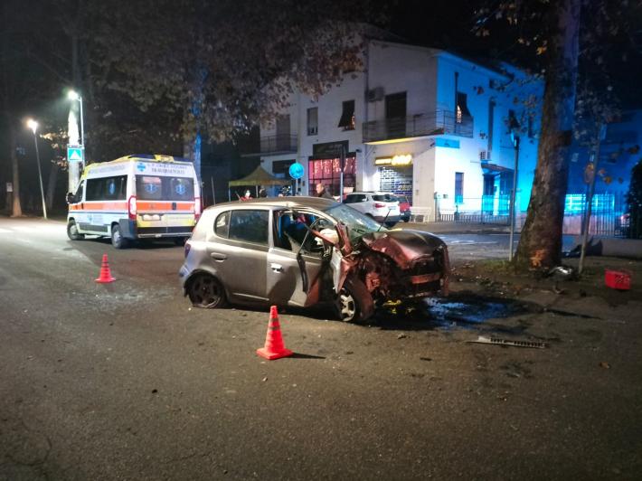 Scontro auto-moto a Pontetaro: un ferito grave. Incidente a Traversetolo nella notte