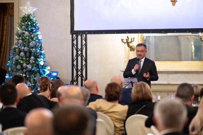 Flo festeggia i 50 anni di crescita con i dipendenti da tutta Europa