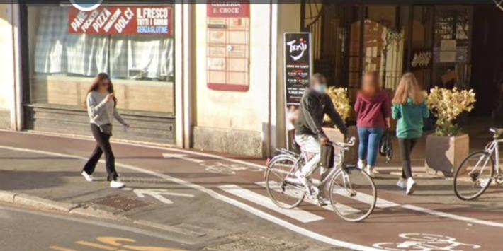 La pista ciclabile di via Gramsci &egrave; pericolosa