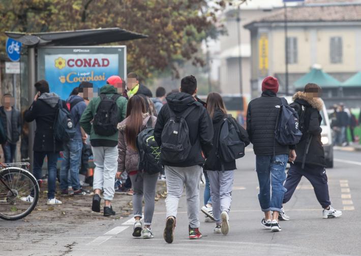 Telecamere contro i bulli davanti alle scuole superiori