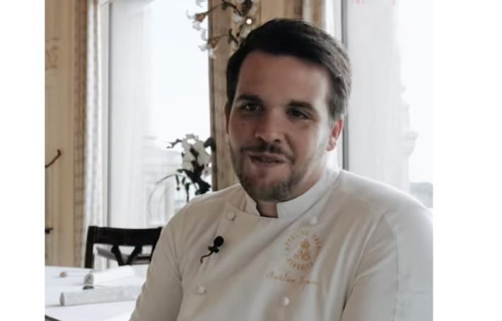 Licenziato in Francia uno chef stellato di un hotel di lusso a Biarritz: l'aiuto cuoco legato nudo a una sedia, con una mela in bocca e una carota nel fondoschiena. La presunta vittima, per&ograve;, nega tut