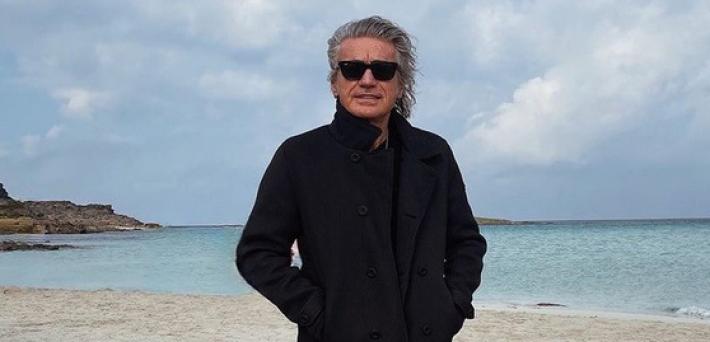 Capodanno, messaggio di Ligabue sui social: "Stasera per iniziare insieme"