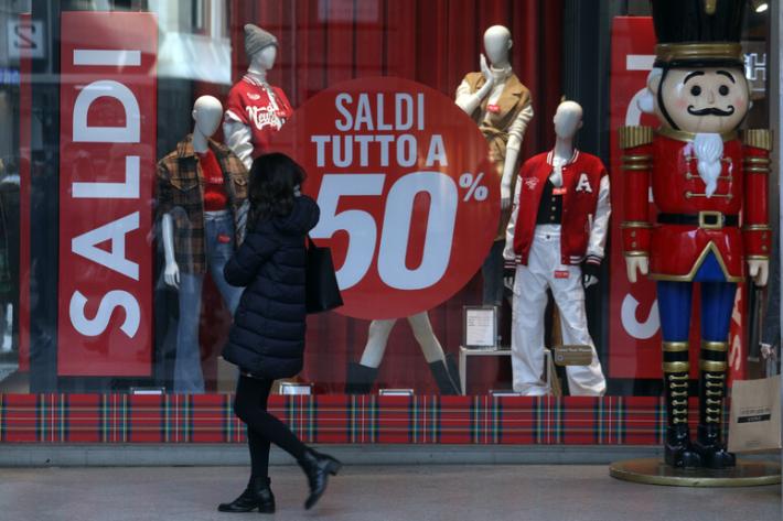Saldi al via. Confcommercio, giro d'affari da 4,8 miliardi 
