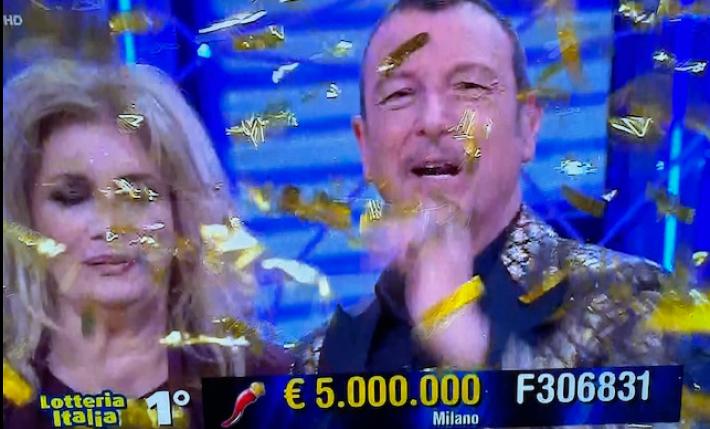 Il primo premio della Lotteria Italia (da 5 milioni di euro) &egrave; stato venduto a Milano, il secondo a Salerno, il terzo a Pavia, il quarto a Brescia e quinto a Rimini   Un premio da 100mila euro &egrave; stato