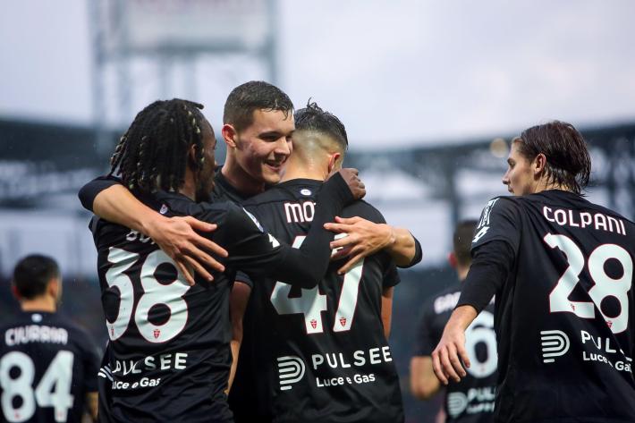 Serie A:  il Monza va a vincere a casa del Frosinone (3-2)