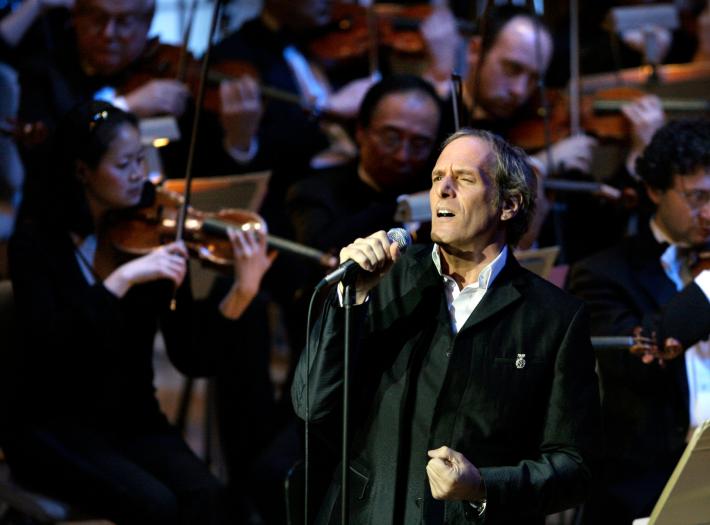 Il cantante Michael Bolton operato per un tumore al cervello