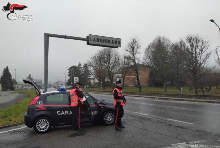 Fermato alle 5 del mattino, sul furgone aveva  due tunisini senza documenti: denunciato imprenditore edile