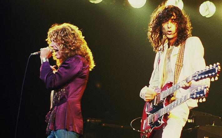 Jimmy Page, il chitarrista dei Led Zeppelin, compie 80 anni