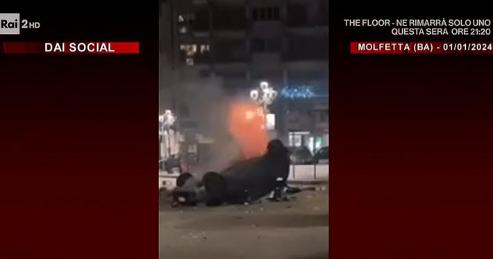 Ribaltarono e incendiarono auto in piazza a Capodanno, 5 arresti