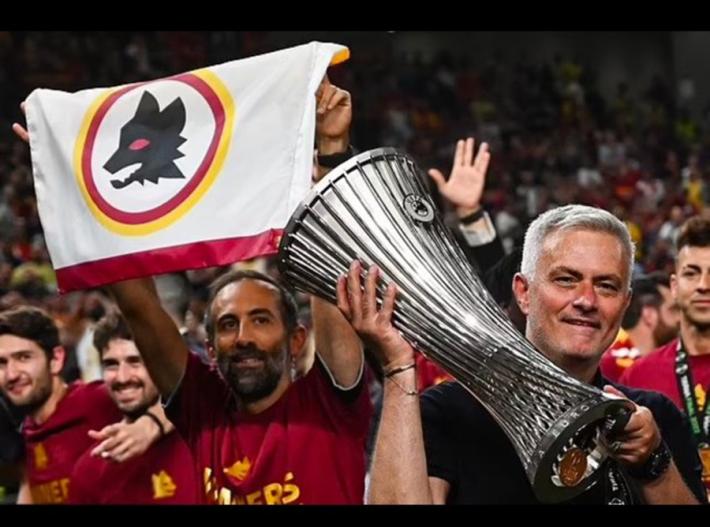 Roma, "Mourinho &egrave; esonerato"