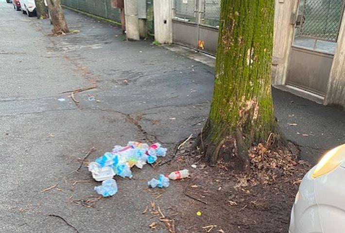 Rifiuti per strada