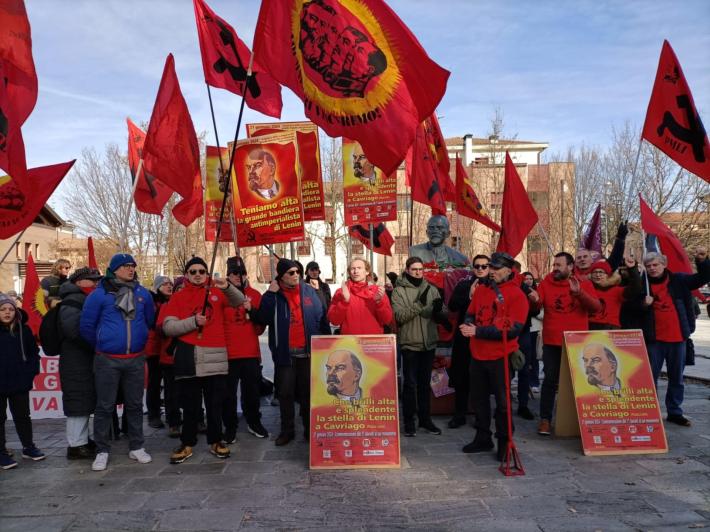 Mosca dimentica il centenario della morte di Lenin. Cavriago no:  cerimonia davanti al busto dell'artefice della rivoluzione d'ottobre