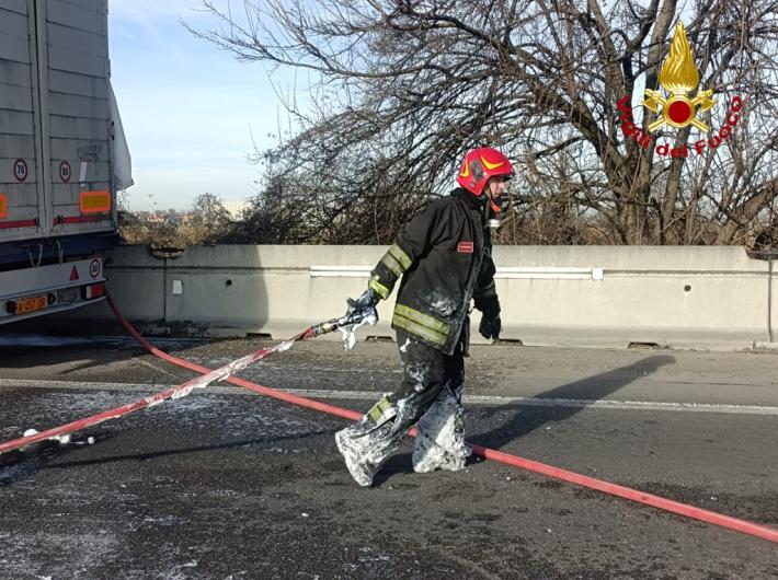 Incendio in stanza in una Rsa, muore un anziano