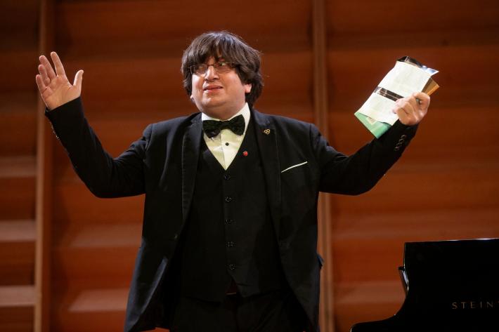 Ramin Bahrami  al CarmineLezioni  di piano. E di Persia