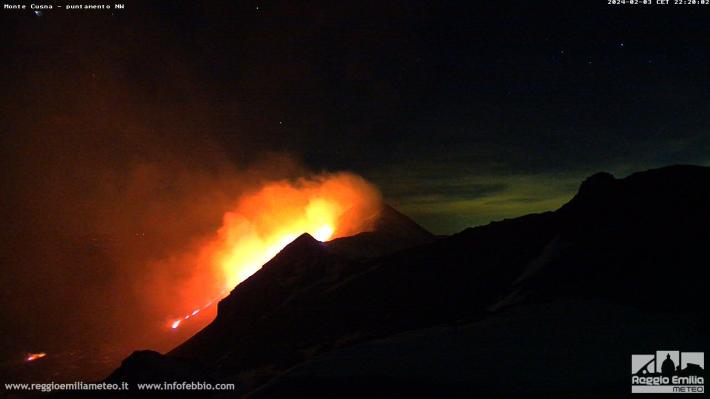 Incendio ad alta quota sul  Monte Cusna: bruciati  280mila metri quadri di vegetazione