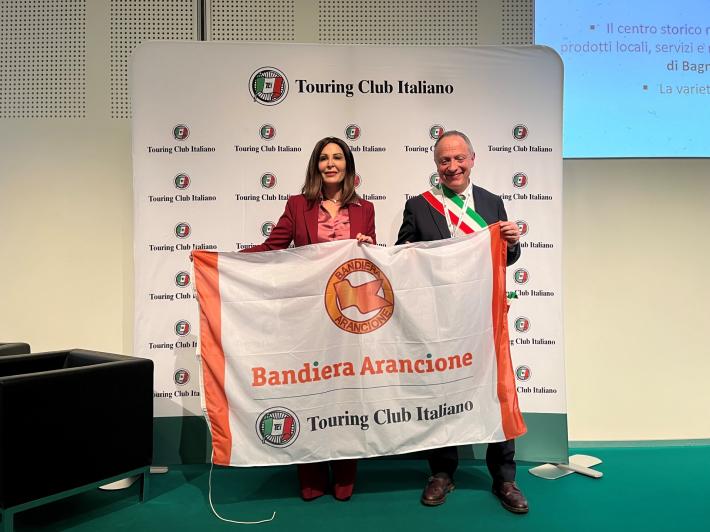 Anche Busseto e  Fontanellato tra le 281 Bandiere arancioni del Touring Club