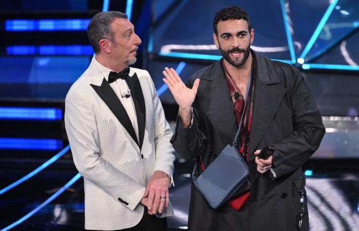 Mengoni, Ibra, Fiorello, la commozioni per Giovanbattista Cutolo e tanta musica fino a notte fonda: &egrave; partito il quinto Sanremo di Amadeus