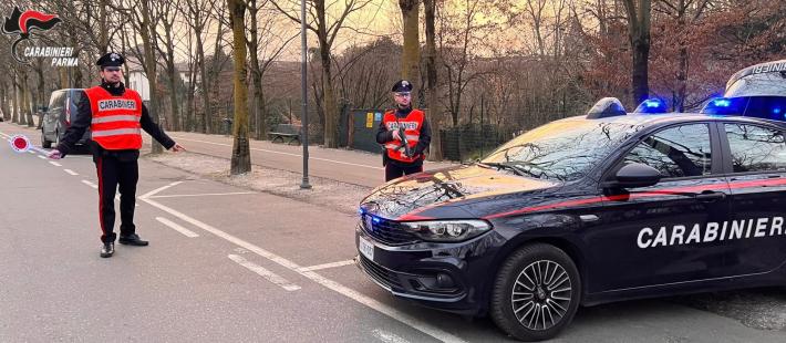 Fanno spesa al supermercato senza pagare: nei guai tre tunisini